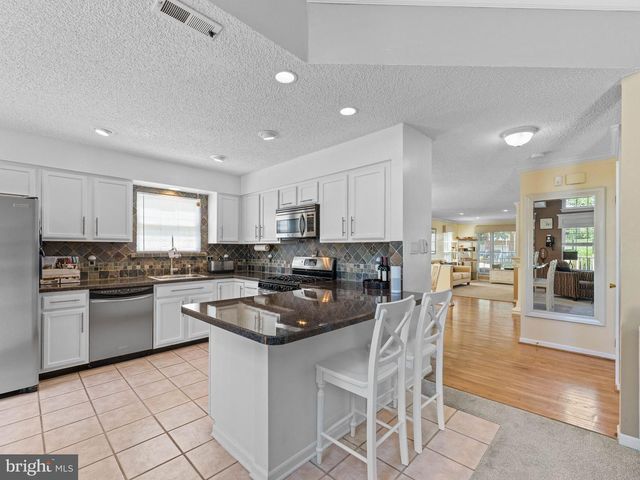 34 LA COSTA DR, Blackwood, NJ 08012