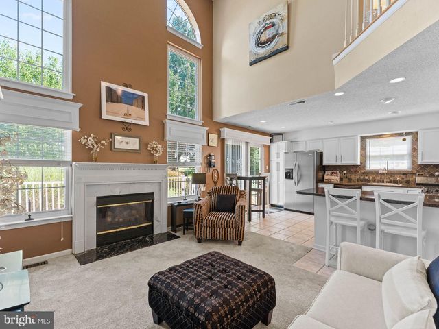 34 LA COSTA DR, Blackwood, NJ 08012