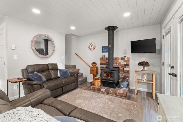 2800 E Phillips Lake Loop Road, Shelton, WA 98584