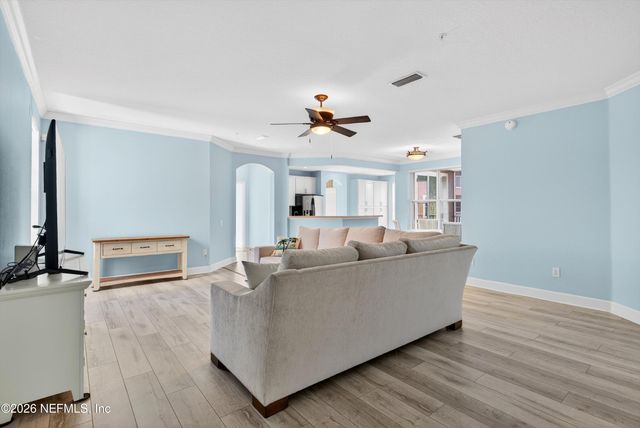 4480 DEERWOOD LAKE Parkway 432, Jacksonville, FL 32216