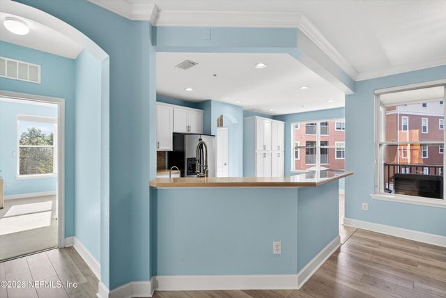 4480 DEERWOOD LAKE Parkway 432, Jacksonville, FL 32216