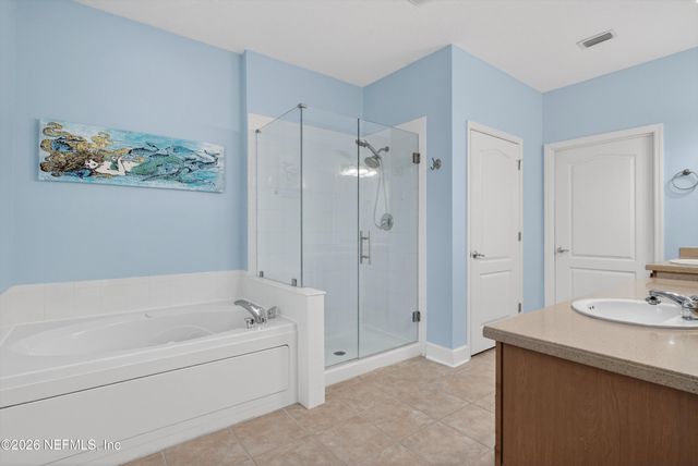 4480 DEERWOOD LAKE Parkway 432, Jacksonville, FL 32216