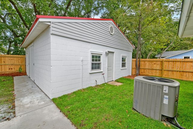 2660 Orchid Avenue, North Charleston, SC 29405