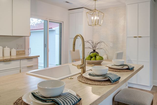 2660 Orchid Avenue, North Charleston, SC 29405