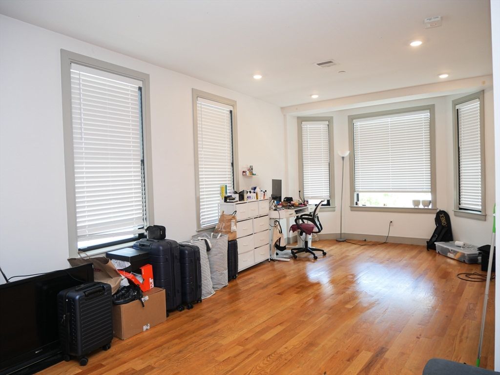 15 Maywood 3, Boston, MA 02119