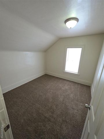 35 Clarence Street, Pontiac, MI 48342