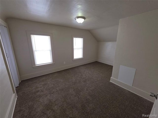 35 Clarence Street, Pontiac, MI 48342