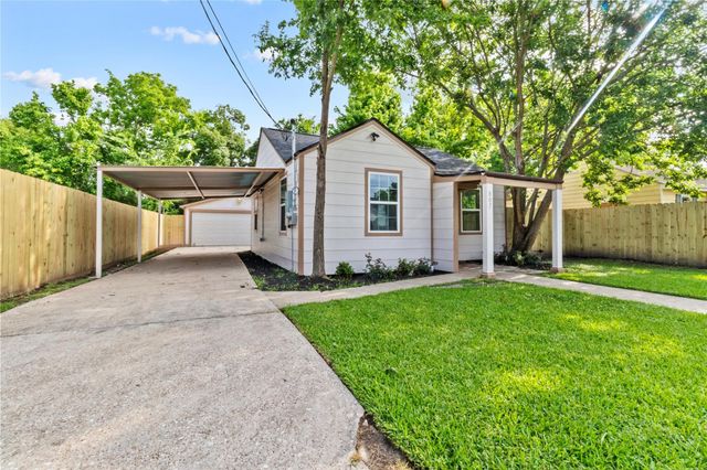 807 Aron Street, Baytown, TX 77520
