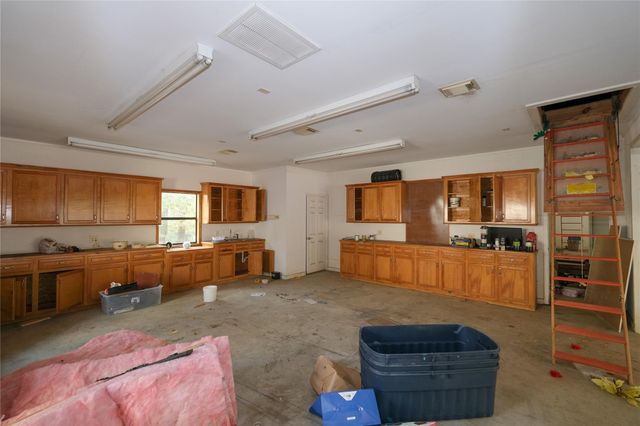 170 W Creek, Trinity, TX 75862