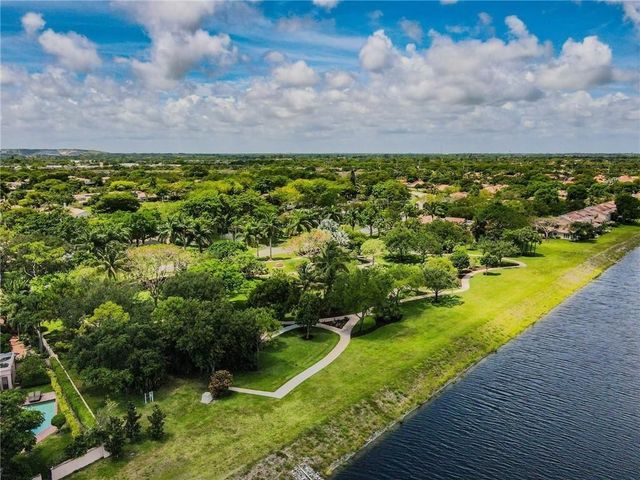 2430 Deer Creek Country Club Boulevard 307, Deerfield Beach, FL 33442