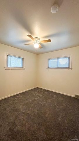 21810 Stratford Street W, Oak Park, MI 48237