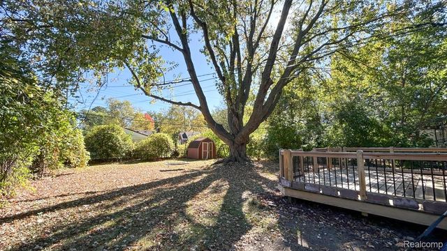 21810 Stratford Street W, Oak Park, MI 48237