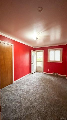 21810 Stratford Street W, Oak Park, MI 48237