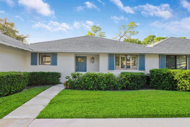 523 Club Drive, Palm Beach Gardens, FL 33418