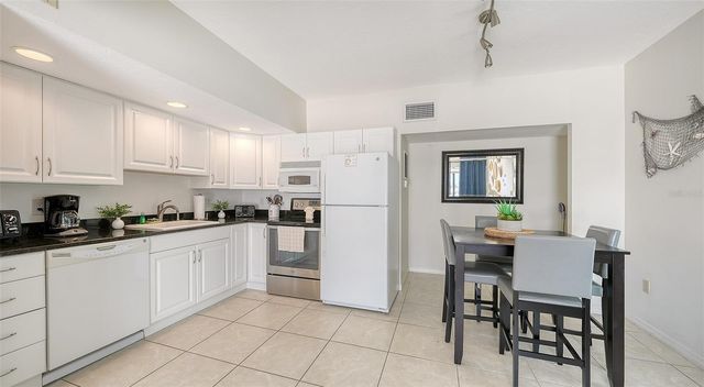 625 BEACH ROAD 301, Sarasota, FL 34242