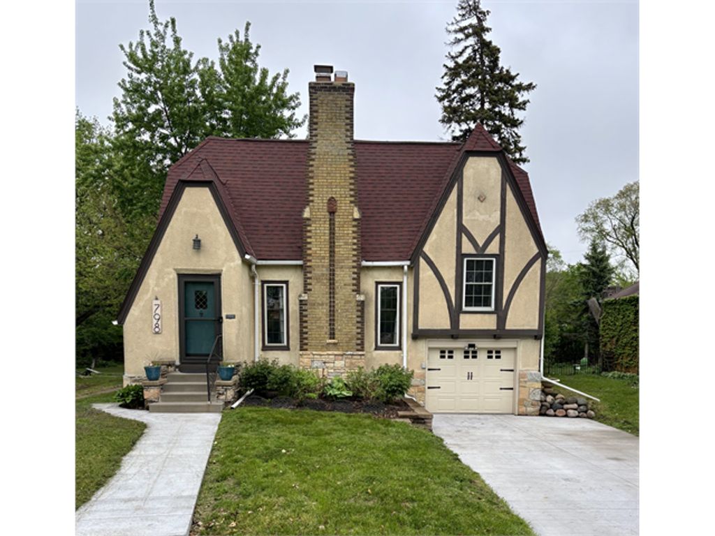 798 Pascal Street N, Saint Paul, MN 55104