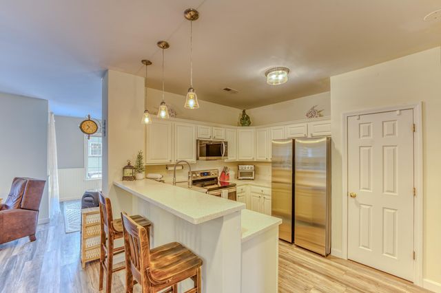 9 Blueberry Hill Rd Unit 8, Plymouth, NH 03264