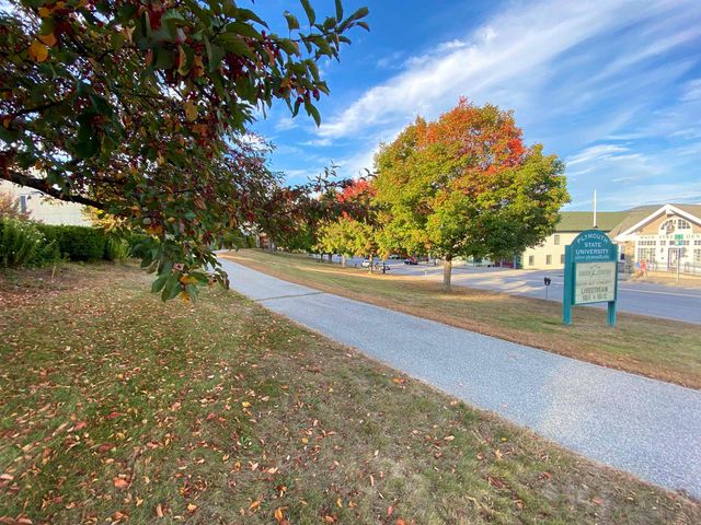 9 Blueberry Hill Rd Unit 8, Plymouth, NH 03264