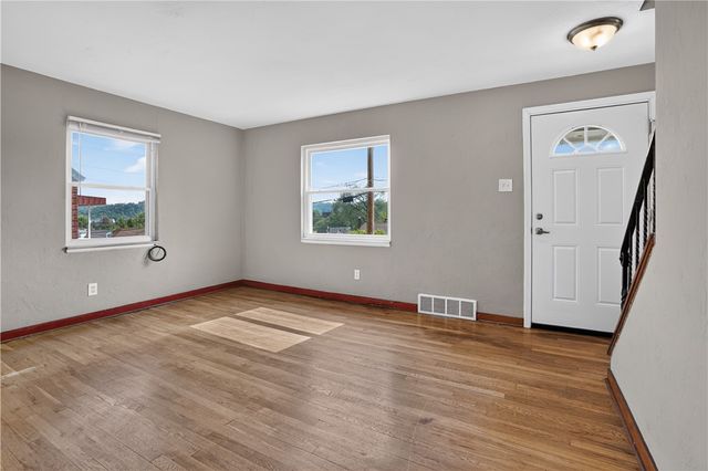 1104 Porter St, Mckeesport, PA 15132