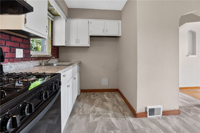 1104 Porter St, Mckeesport, PA 15132