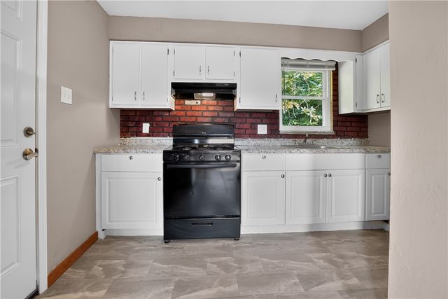 1104 Porter St, Mckeesport, PA 15132