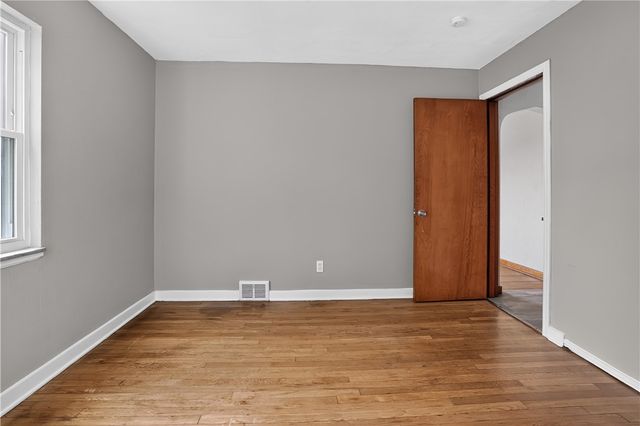 1104 Porter St, Mckeesport, PA 15132