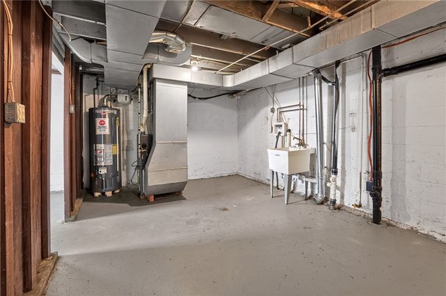 1104 Porter St, Mckeesport, PA 15132