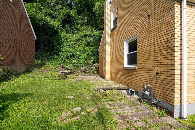 1104 Porter St, Mckeesport, PA 15132