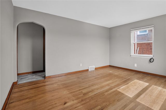 1104 Porter St, Mckeesport, PA 15132