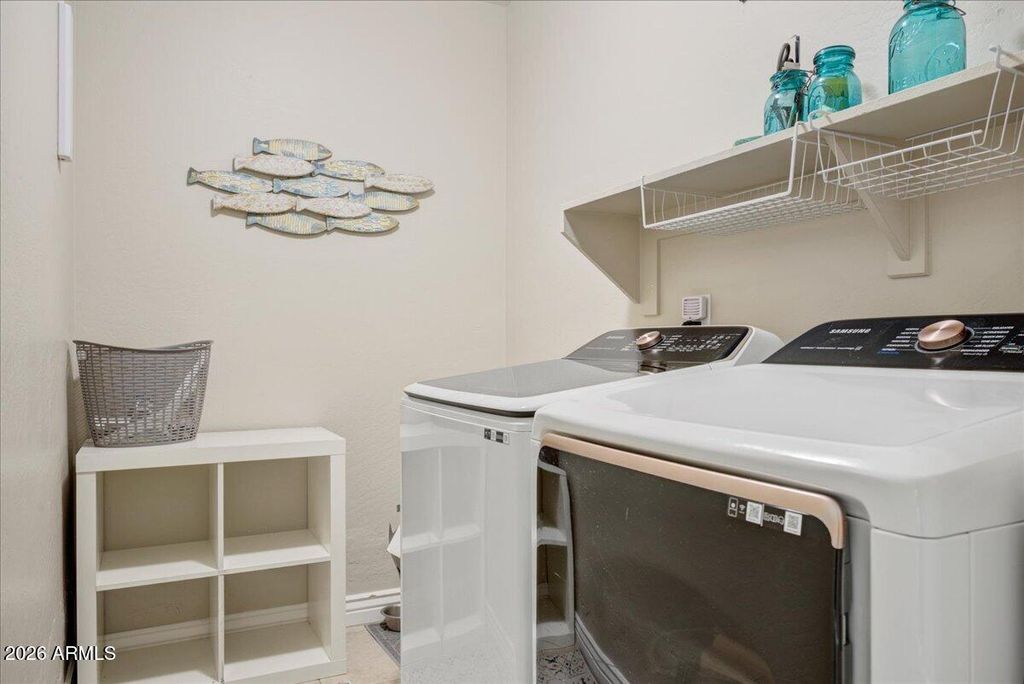 Image 17 of property listing at 5721 W MARIPOSA GRANDE Lane, Glendale, AZ 85310