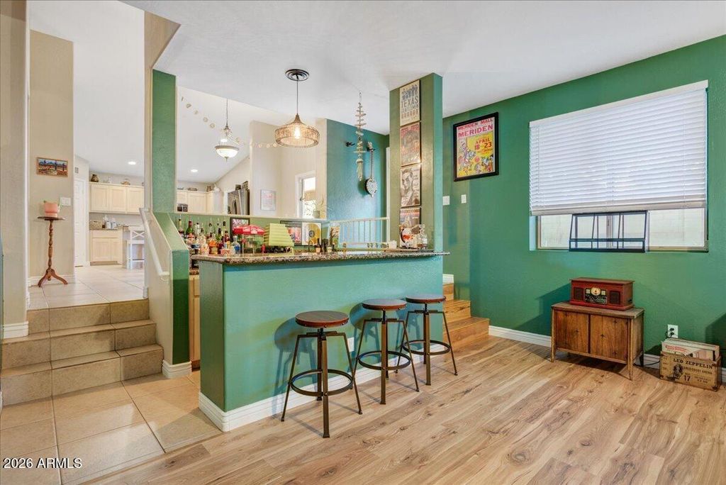 Image 7 of property listing at 5721 W MARIPOSA GRANDE Lane, Glendale, AZ 85310