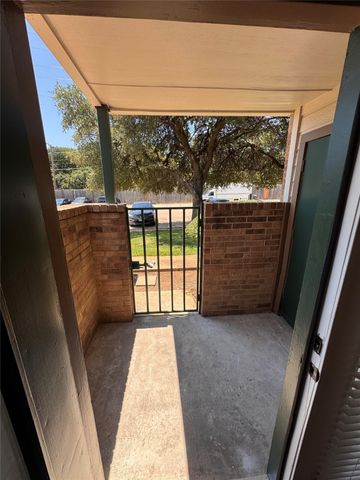 2305 Basil Drive D108, Arlington, TX 76006