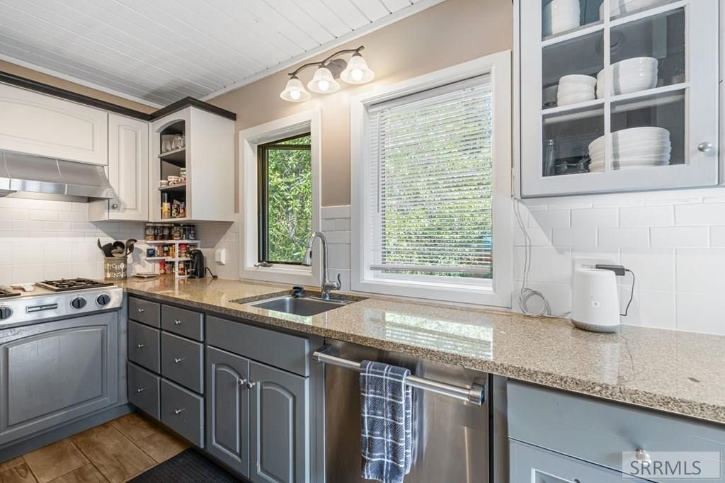 Image 15 of property listing at 493 N 4154 E, Rigby, ID 83442