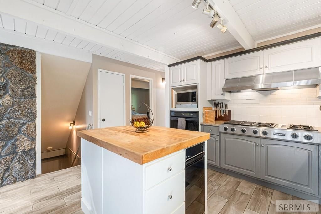 Image 16 of property listing at 493 N 4154 E, Rigby, ID 83442