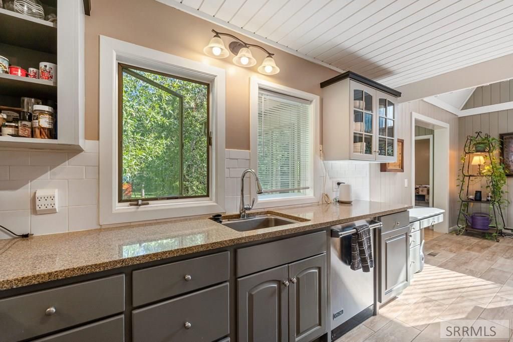 Image 19 of property listing at 493 N 4154 E, Rigby, ID 83442