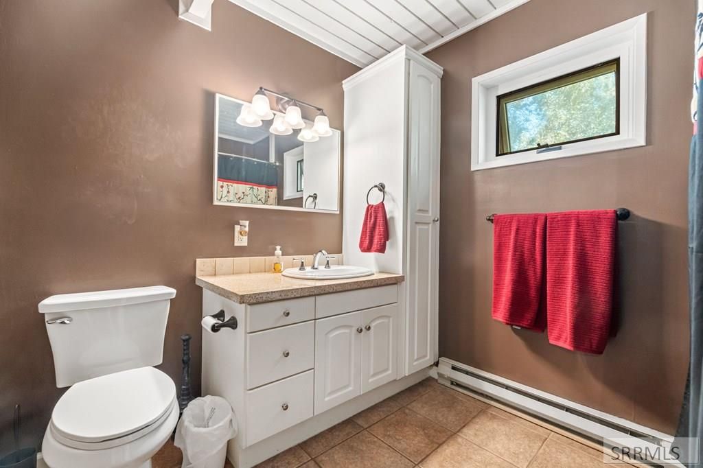 Image 23 of property listing at 493 N 4154 E, Rigby, ID 83442