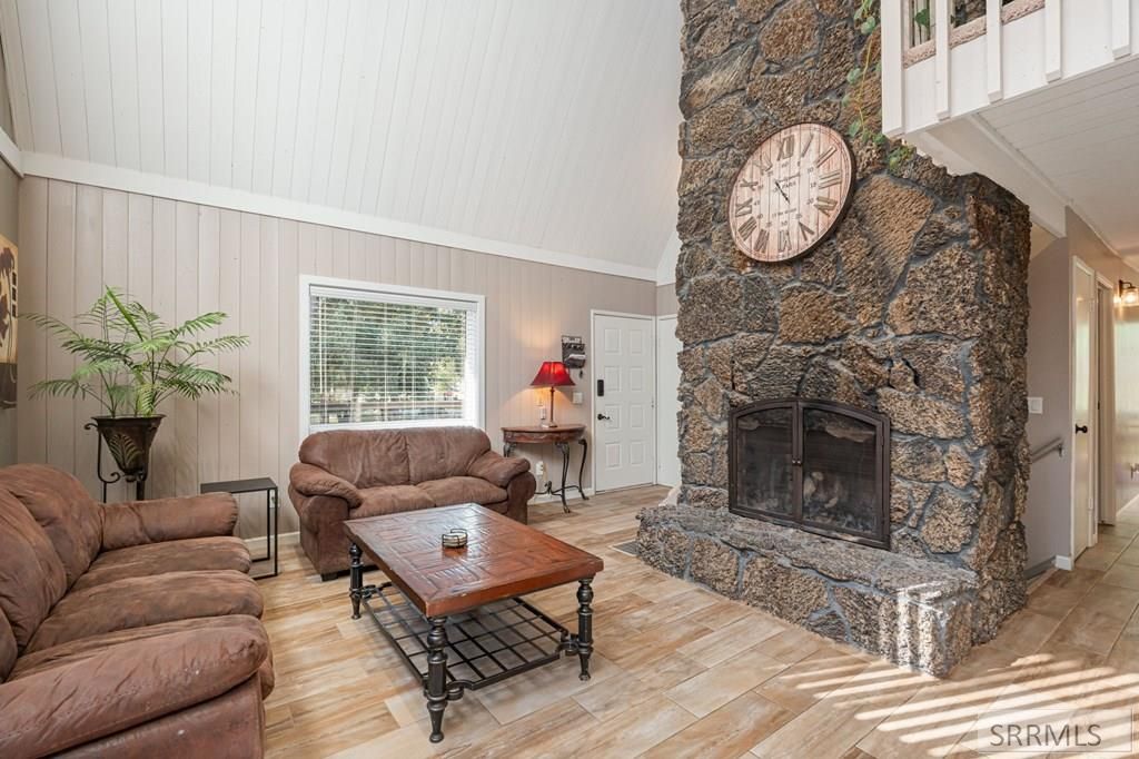 Image 6 of property listing at 493 N 4154 E, Rigby, ID 83442