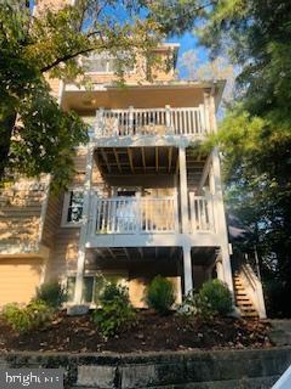 10701 HAMPTON MILL TER #100, Rockville, MD 20852