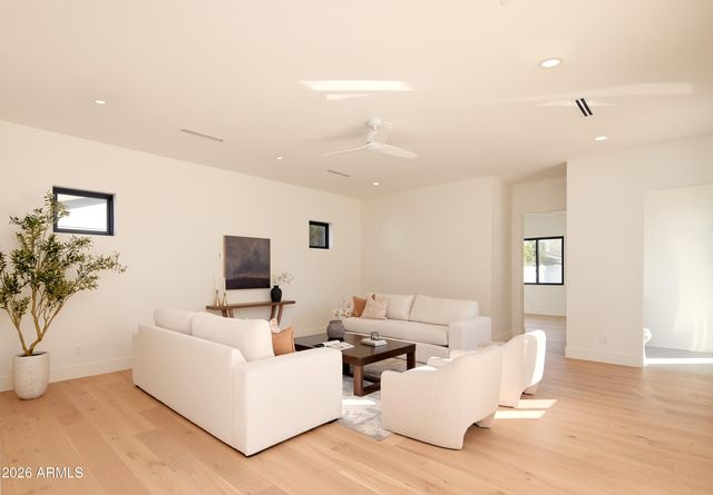 2901 E PIERSON Street, Phoenix, AZ 85016