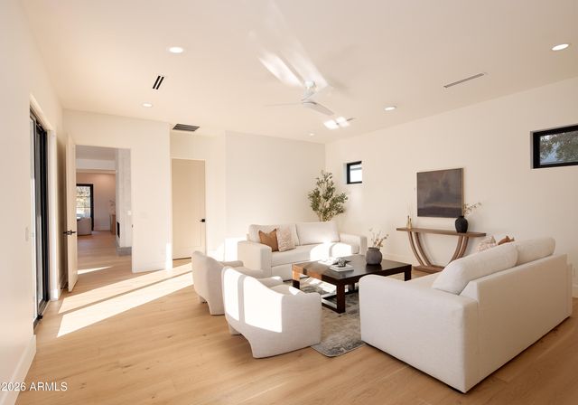 2901 E PIERSON Street, Phoenix, AZ 85016