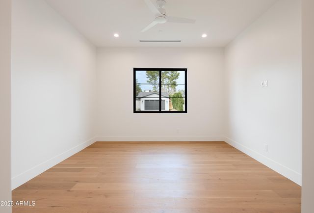 2901 E PIERSON Street, Phoenix, AZ 85016