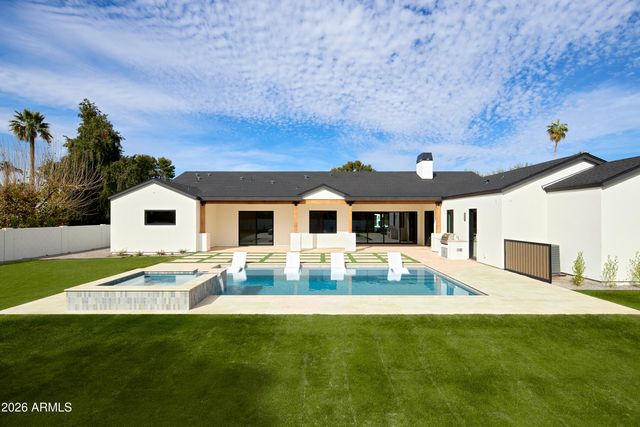 2901 E PIERSON Street, Phoenix, AZ 85016