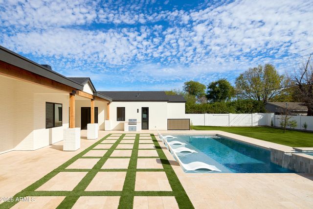 2901 E PIERSON Street, Phoenix, AZ 85016