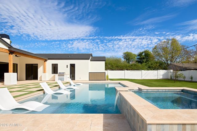 2901 E PIERSON Street, Phoenix, AZ 85016