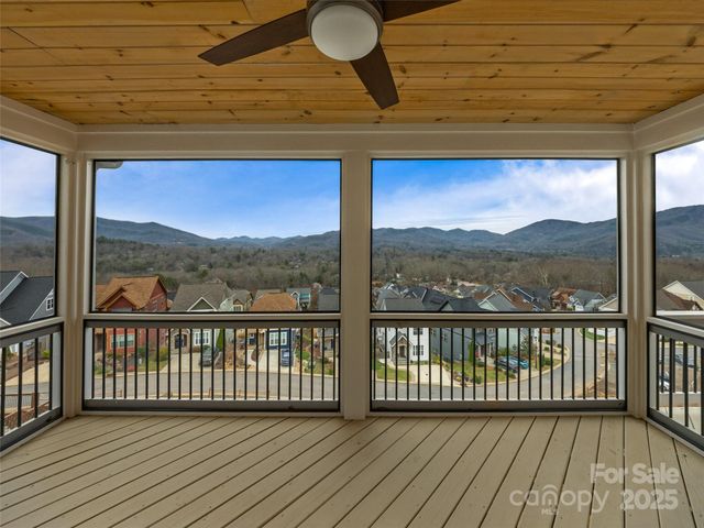 273 Mount Allen Heights, Black Mountain, NC 28711