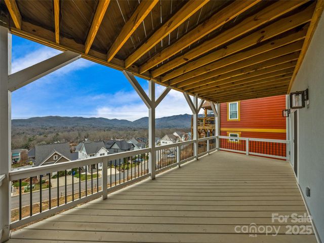 273 Mount Allen Heights, Black Mountain, NC 28711