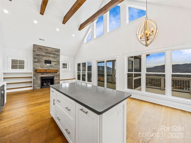 273 Mount Allen Heights, Black Mountain, NC 28711