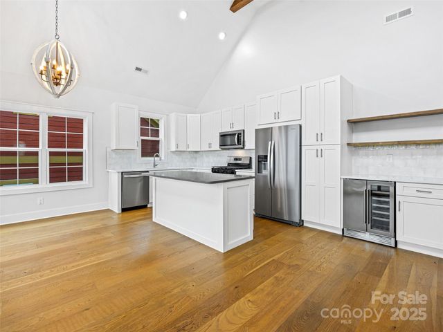 273 Mount Allen Heights, Black Mountain, NC 28711