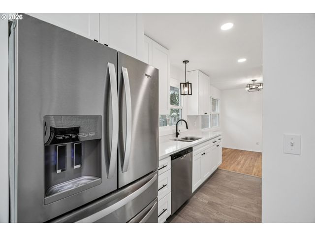 1018 Se 164TH Ave, Portland, OR 97233