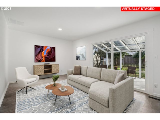 1018 Se 164TH Ave, Portland, OR 97233